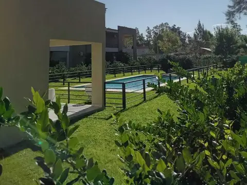 Departamento en Alquiler en Pilar Centro, $ 700.000