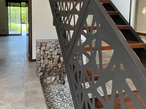 Casa 5 ambientes con 4 baños