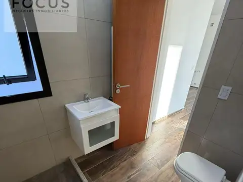 Venta 2 Ambientes exclusivo, con balcón al contrafrente, Saenz Peña.