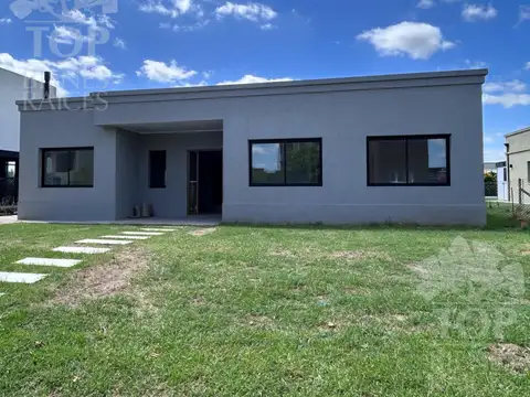 Casa a estrenar El Cantón Norte