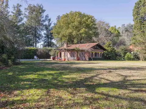 Casa 7 ambientes con 5 baños