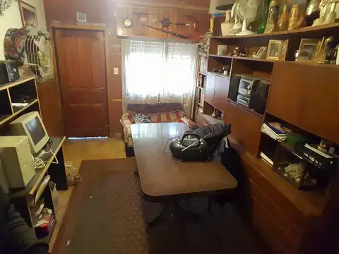 EN VENTA EN EL PALOMAR CASA DE 3 AMBIENTES SOBRE LOTE DE 370M2, AMPLIO PARQUE - FICHA 6190