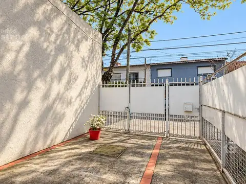 Rivadavia al 2300