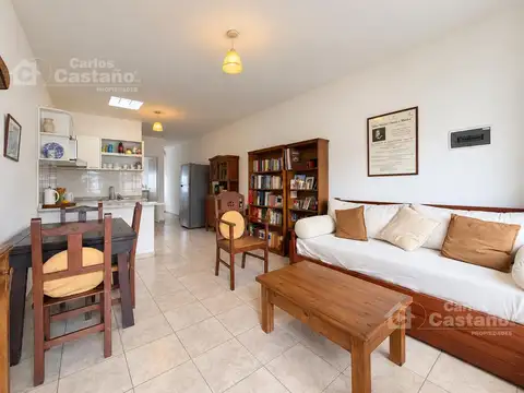 Exc. Duplex 2 Amb. con Cochera, Patio y Terraza, Impecable