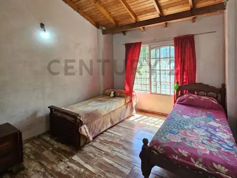 Casa 6 ambientes con 2 baños