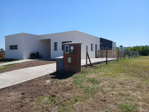 Santa Elisa, Pilar del Este . 1