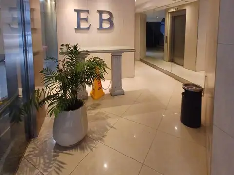 Oficina en Alquiler al Este