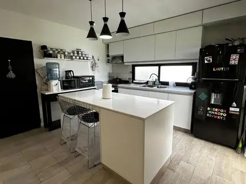 Casa Chalet  en Venta en Los Arces, La Cañada de Pilar, Pilar