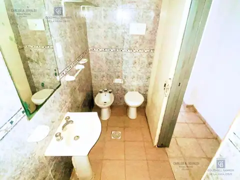 Casa 3 ambientes con 2 baños