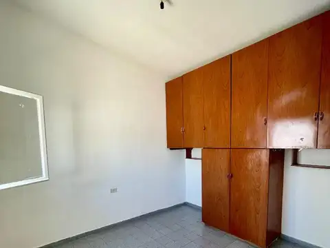 CASA 2 DORMITORIOS EN ALQUILER YOFRE