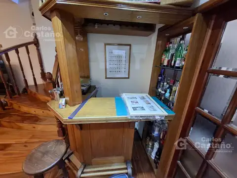 Casa 8 ambientes con 5 baños