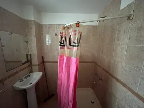 Departamento en Alquiler en Caseros, $ 650.000