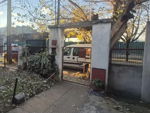 OPORTUNIDAD- 5 amb Av Urquiza 4000 120 metros de propiedad 
