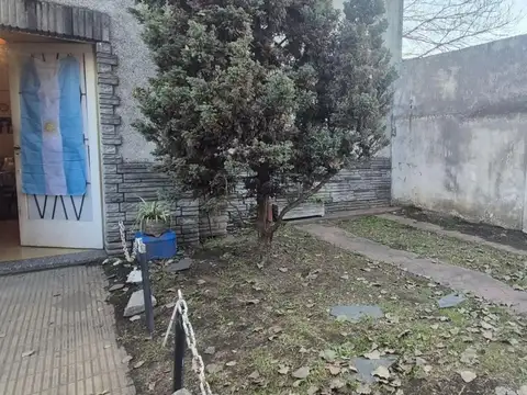 Depto Tipo Casa en Venta con 2 cocheras