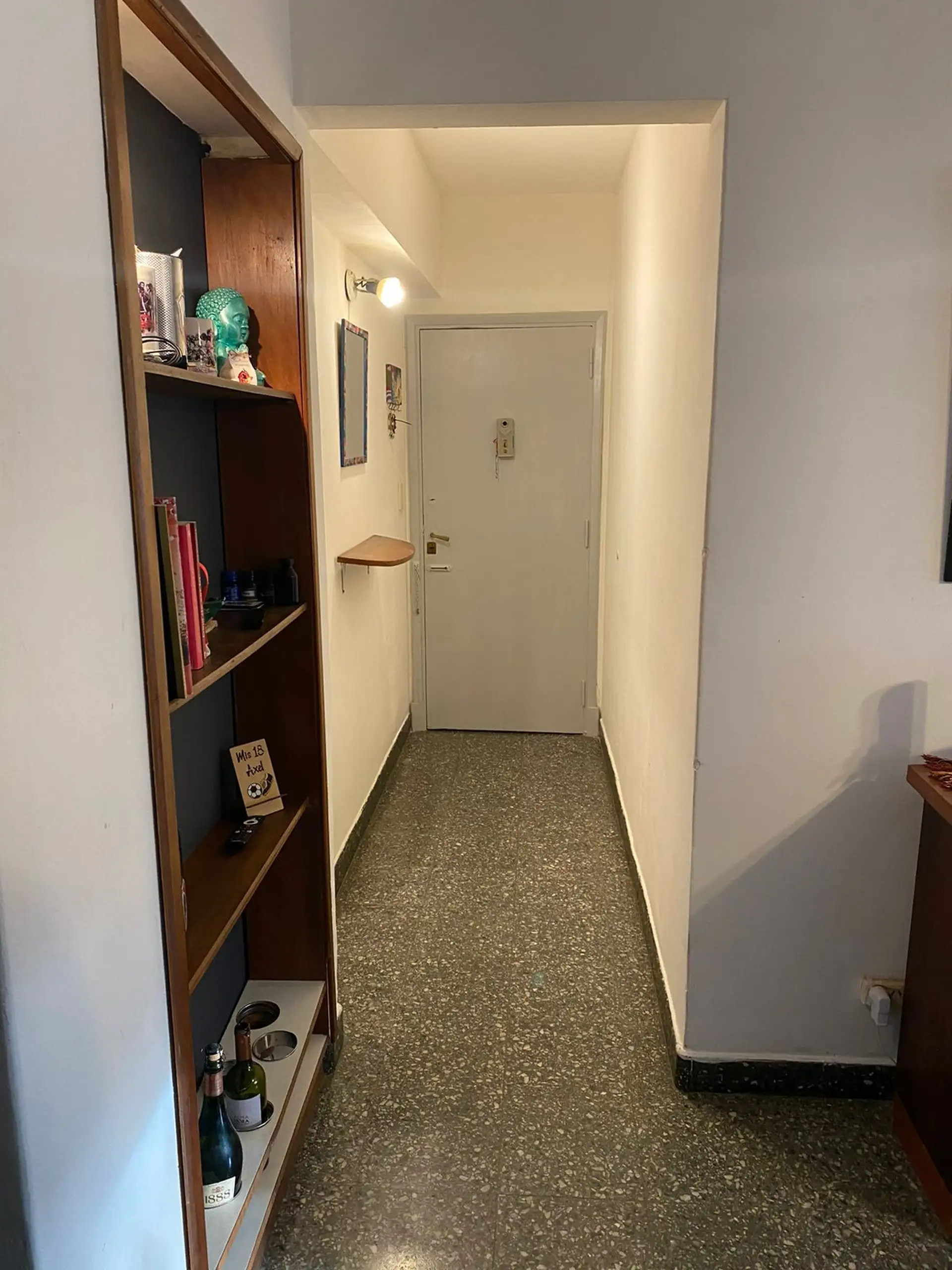 Departamento 3 ambientes contrafrente con cochera- Zona Aldrey