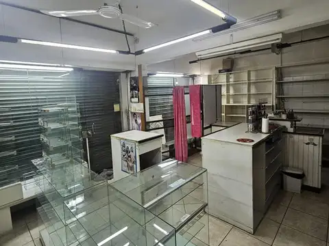 Bv. Rondeau  al 3900, local  alquiler con 2 vidrieras 35 m2