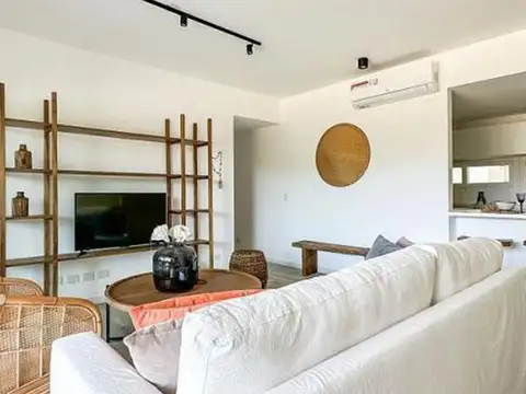 Venta Departamento 4 ambientes Jardin y Cochera en Pilar