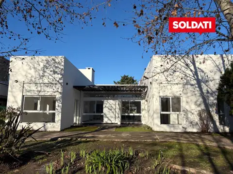 Casa en venta en Roble Joven Pilar - una planta - apta credito - lote central
