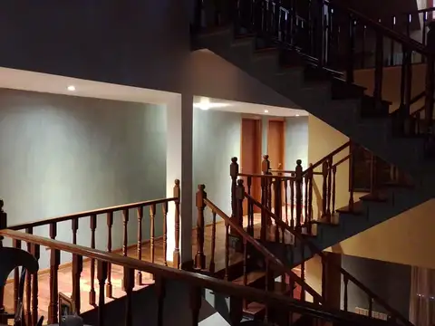 VILLA REAL. BAUZA 2800 EXCELENTE CASA LOTE PROPIO 248 M2. PB 1E. PISO Y PLAYROM/SUM.GARAJE. DEP.END