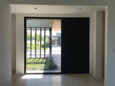 Casa en Alquiler en San Gabriel, USD 1.800