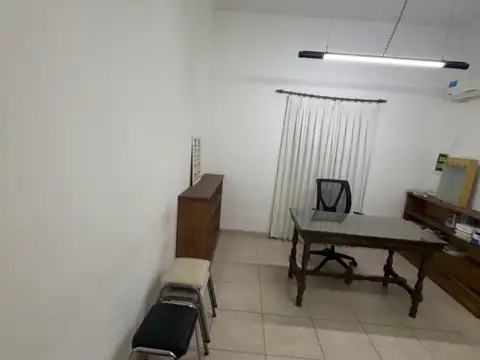 Casa en Alquiler con 1 cochera