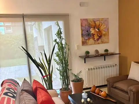 OPENHOUSE alquila excelente casa en barrio privado en Luzuriaga