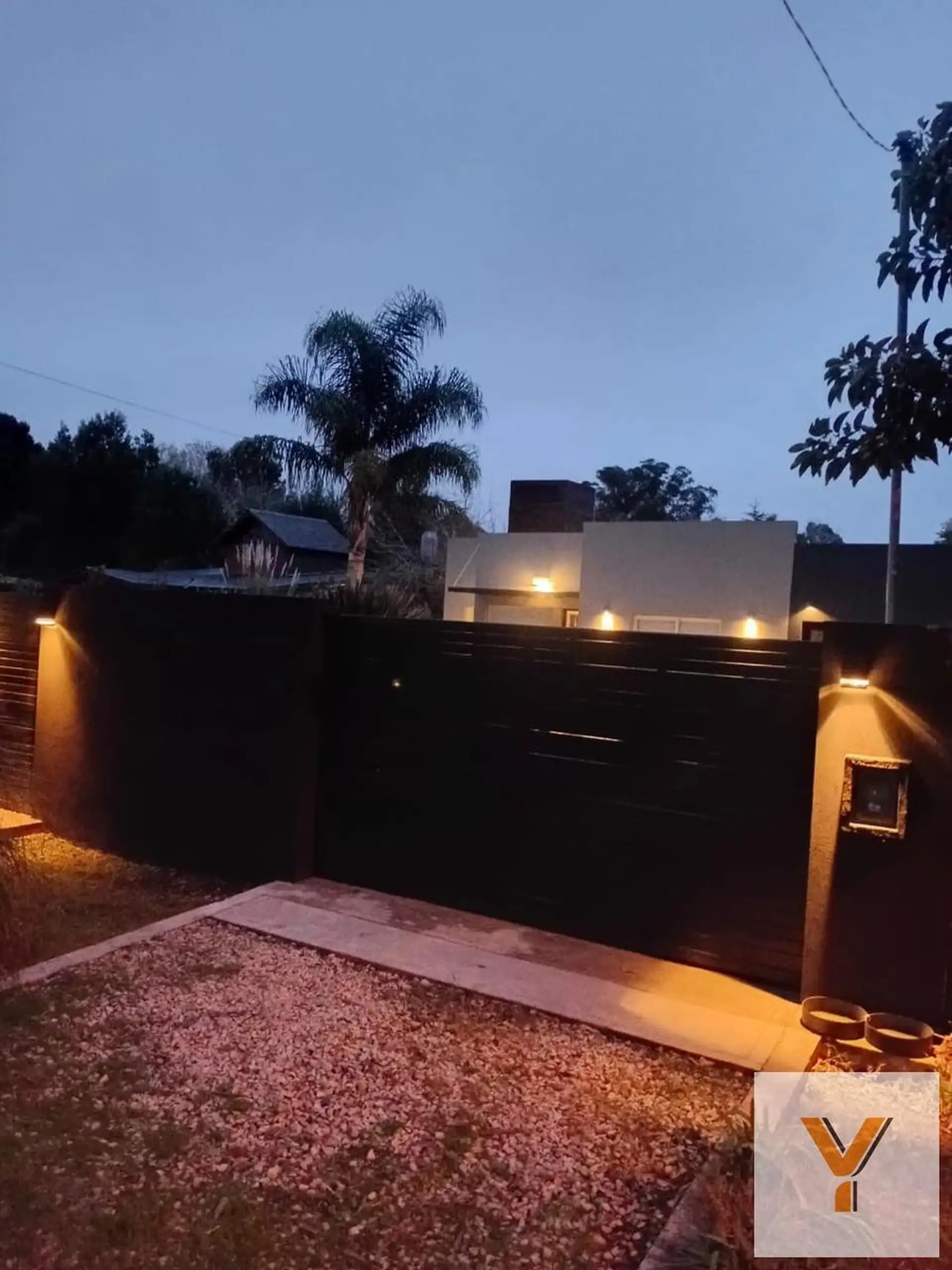 Casa en Venta - 2 Dormitorios 2 Baños - 800mts
