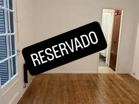 Venta de PH de 3 amb en planta baja con patio en Caballito. Reciclado