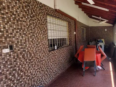 VENTA CASA 4 DORMITORIOS, LOS POLVORINES CENTRO