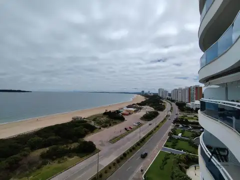 Parada 4 de Playa Mansa 100