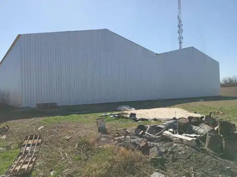 Circunvalación y Av. Pres. Perón -  Nave 1400m2