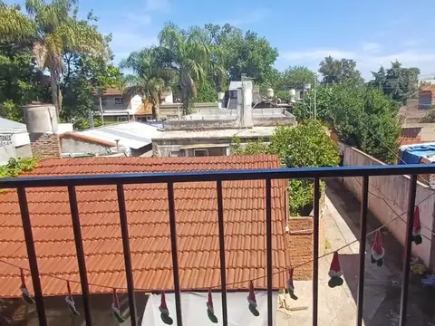 Depto Tipo Casa 4 ambientes con 1 baño