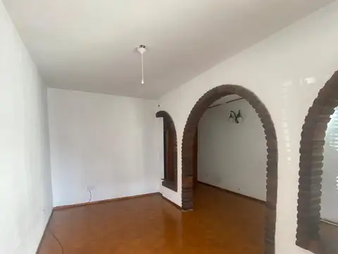 Depto Tipo Casa 3 ambientes con 2 baños