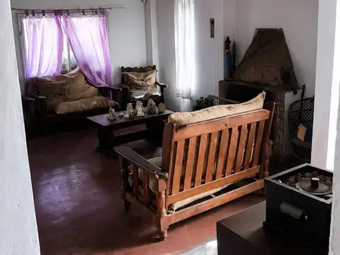 Casa 4 ambientes con 1 baño
