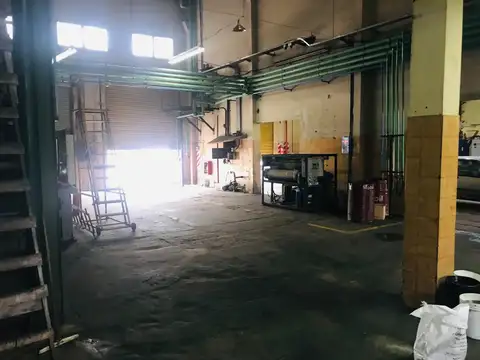 PLANTA INDUSTRIAL, GALPON CON VIVIENDA Y OFICINAS. 1400m2