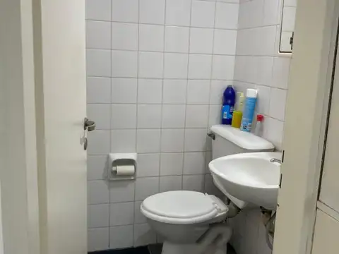 Local en Venta Via Púb.