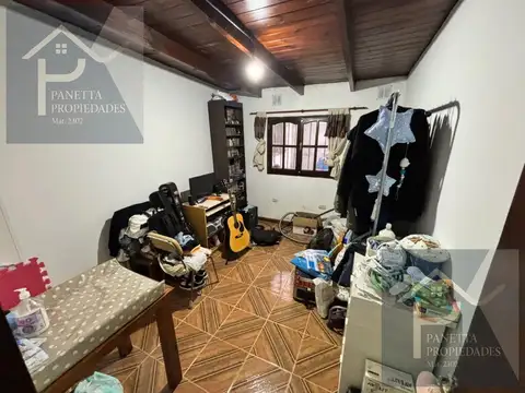 Casa 8 ambientes con 2 baños