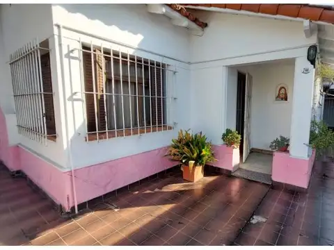 Oportunidad! Casa con Local Comercial y depósito