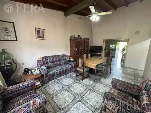 Venta de Casa 3 ambientes con cochera, parrilla y jardín en Hudson