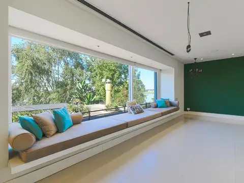 Casa 10 ambientes con 6 baños