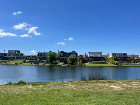 Terreno en Venta 45  mts Fondo