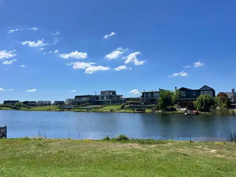 Terreno en Venta en Puertos - Barrio Marinas, USD 298.000
