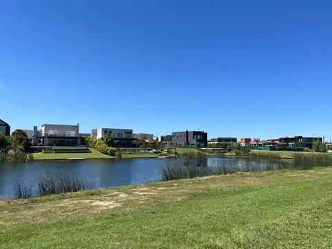 Barrio Marinas - Lote al agua