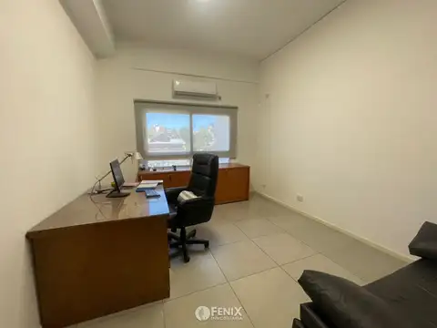 LCF A176 - OFICINA EN ALQUILER - SOBRE COSTANERA