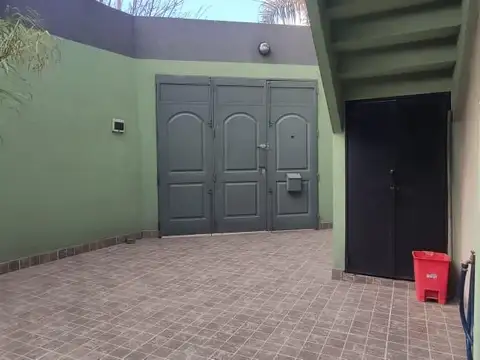 Depto Tipo Casa en Venta con 2 cocheras