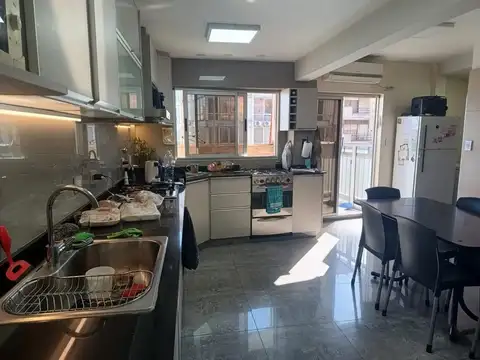 Departamento en venta de 4 ambientes en Flores