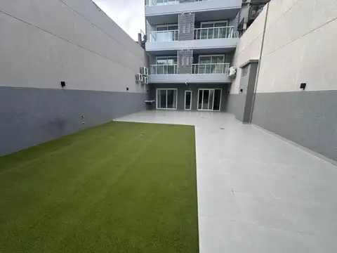 ÚNICO DEPARTAMENTO A ESTRENAR - 2 AMBIENTES EN PLANTA BAJA CON PATIO DE 120 M²