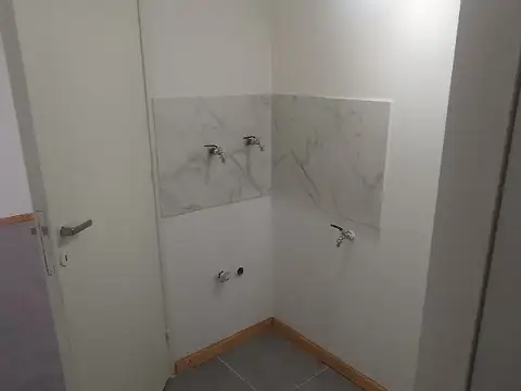 del Rey Inmobiliaria: Moreno 90, 50 m2, reciclado.