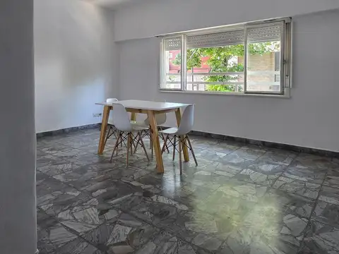 Depto Tipo Casa en Venta 50 años