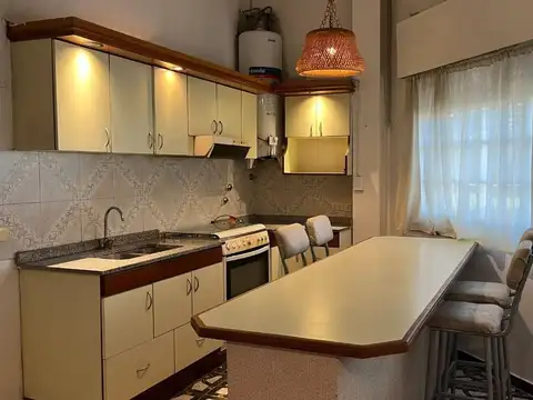 VENTA PH 4 AMBIENTES CON PATIO EN BARRACAS